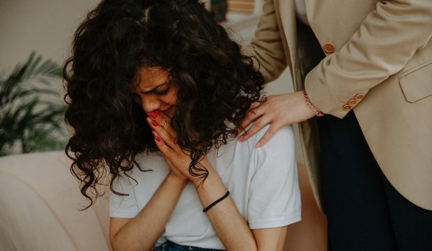 Majör Depresyon Belirtileri: Ne Zaman Profesyonel Destek Alınmalı? | Kapak